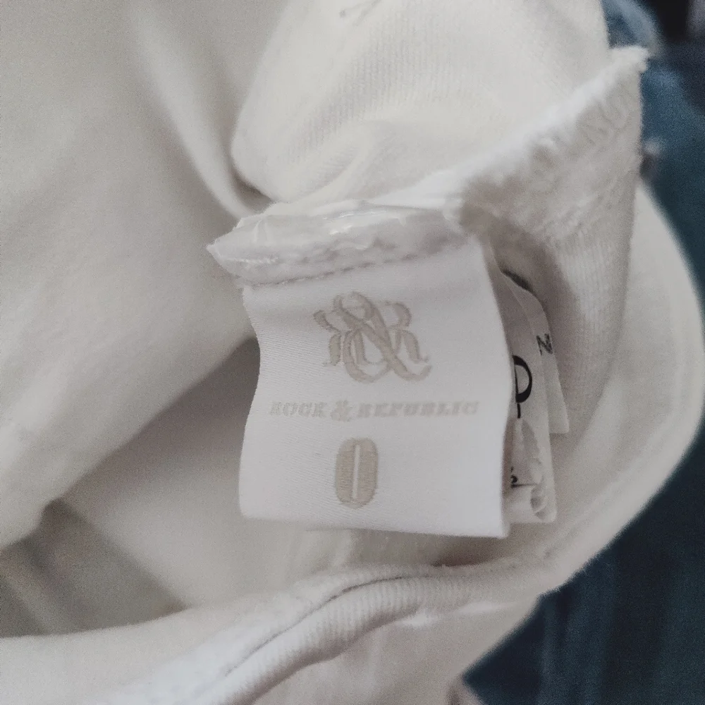 Rock And Republic Fever Pull On White Distressed Skinny Jeans - Picture 4 of 5